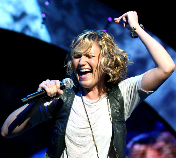 Hire JENNIFER NETTLES. Save Time. Book Using Our #1 Services.