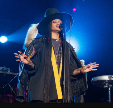 Hire Erykah Badu. Booking Erykah Badu information.