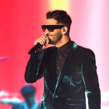 Hire Jon B.. Booking Jon B. information.