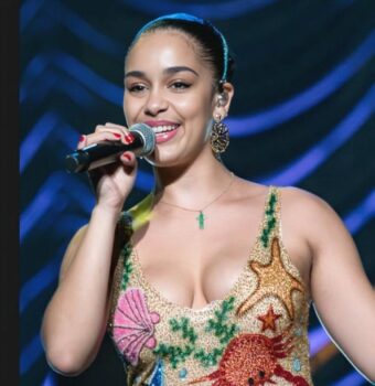Hire Jorja Smith. Booking Jorja Smith information.