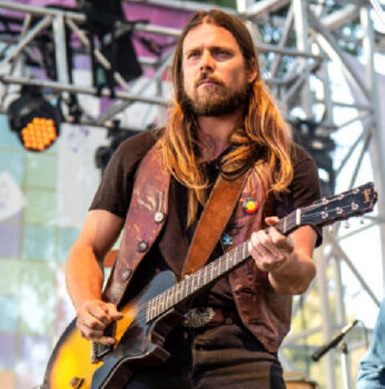 Hire Lukas Nelson. Booking Lukas Nelson information.