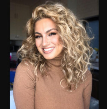 How to hire Tori Kelly - book Tori Kelly for an event!