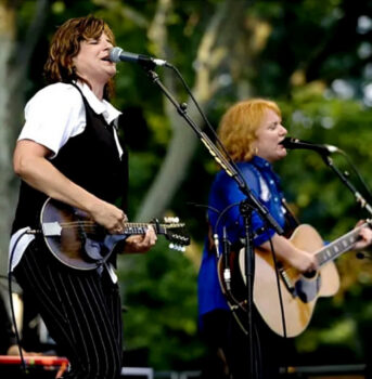 Hire Indigo Girls. Booking Indigo Girls information.