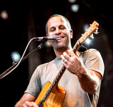 Hire Jack Johnson. Booking Jack Johnson information.