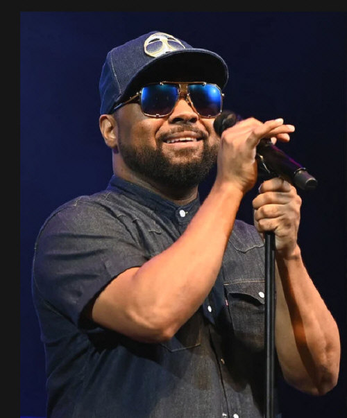 Hire MUSIQ SOULCHILD.  Save Time. Book Using Our #1 Services.