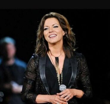Hire Martina McBride. Booking Martina McBride information.