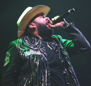 Hire El Fantasma. - booking El Fantasma information.