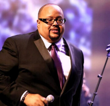 Hire Fred Hammond. Booking Fred Hammond information.