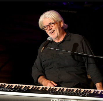 Hire Michael McDonald. Booking Michael McDonald information.