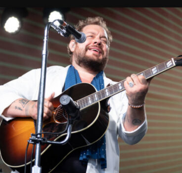 Hire Nathaniel Rateliff. Booking Nathaniel Rateliff information.