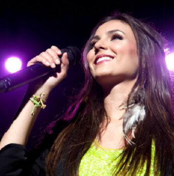 Hire Victoria Justice. Booking Victoria Justice information.