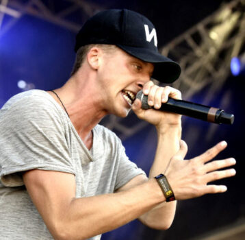 Hire NF. Booking NF information.