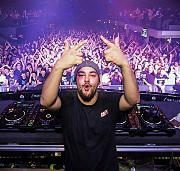 Hire Deorro. Booking Deorro information.