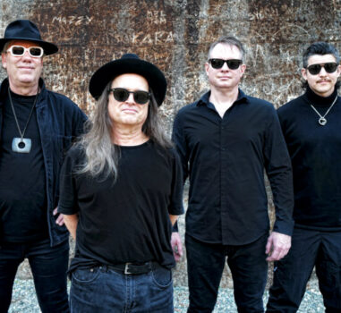 Hire Violent Femmes. Booking Violent Femmes information.