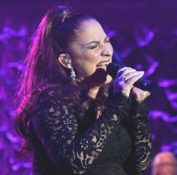 Hire Gloria Estefan. Booking Gloria Estefan information.