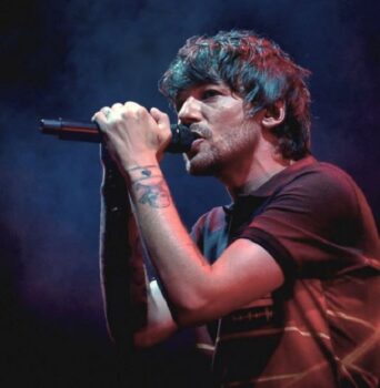 Hire Louis Tomlinson. Booking Louis Tomlinson information.