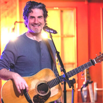 Hire Matt Nathanson. Booking Matt Nathanson information.