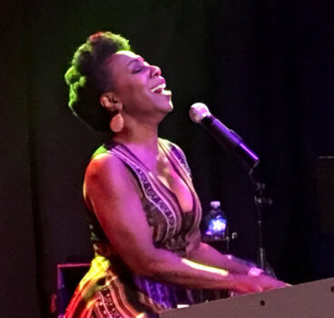 Hire Oleta Adams. Booking Oleta Adams information.