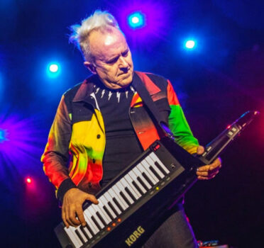 Hire Howard Jones. Booking Howard Jones information.