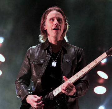 Hire Myles Kennedy. Booking Myles Kennedy information.