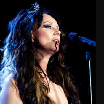 Hire Sarah Brightman. Booking Sarah Brightman information.