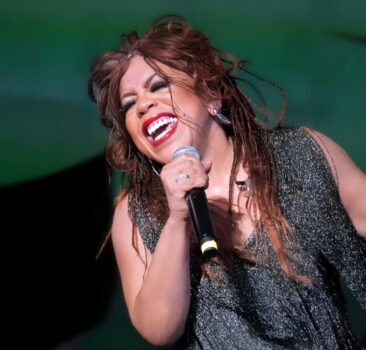 Hire Valerie Simpson - booking Valerie Simpson information.