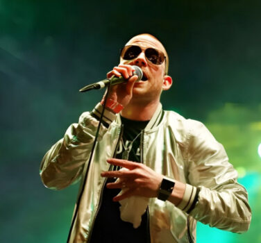 Hire Collie Buddz. Booking Collie Buddz information.
