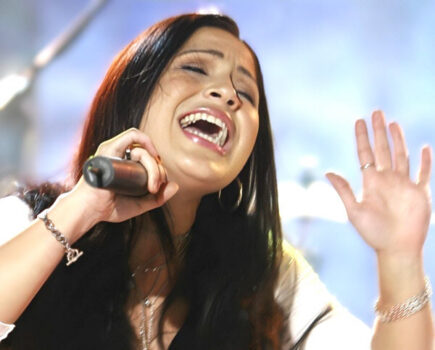 Hire Jennifer Peña. - booking Jennifer Peña information.