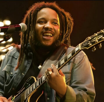 Hire Stephen Marley. Booking Stephen Marley information.
