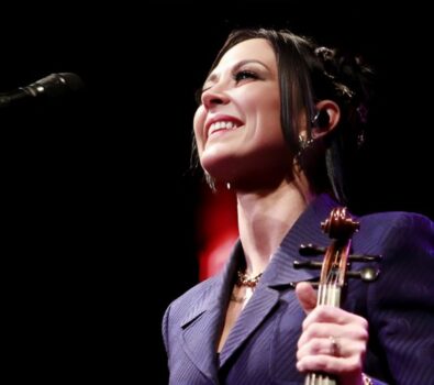 Hire Amanda Shires. Booking Amanda Shires information.