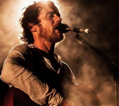 Hire Damien Rice. Booking Damien Rice information.