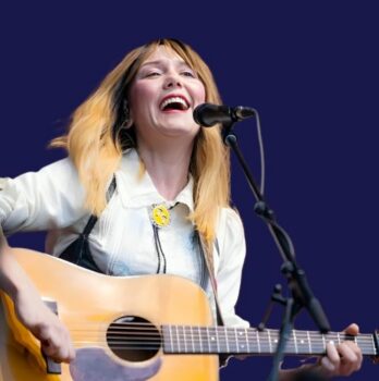 Hire Molly Tuttle. Booking Molly Tuttle information.