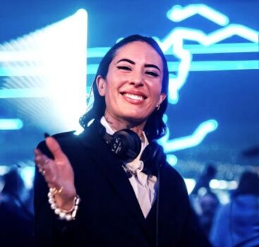 Hire Indira Paganotto. Booking Indira Paganotto information.