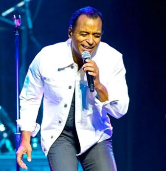Hire Jon Secada. Booking Jon Secada information.