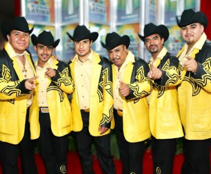 Hire K-Paz de la Sierra. Booking K-Paz de la Sierra information.