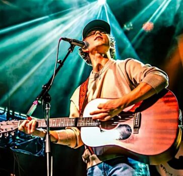 Hire Waylon Wyatt. Booking Waylon Wyatt information.