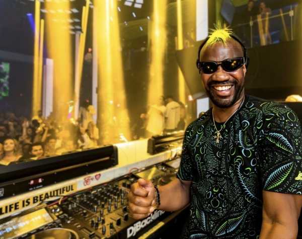 #1. Booking GREEN VELVET! Get Answers & Fast Service.