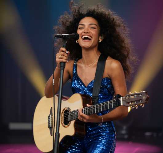 #1. Booking OLIVIA DEAN! Get Answers & Fast Service.